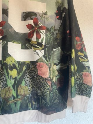 Sudadera Zara Estampada Floral con Animales
