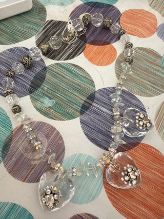 Collar bisutería con corazones y strass
