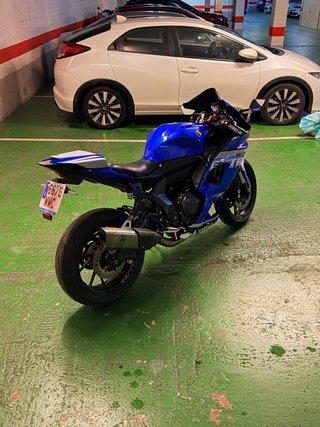 Yamaha R7