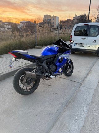 Yamaha R7