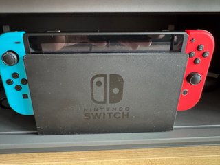 Nintendo Switch V2 Azul/Rojo en caja original