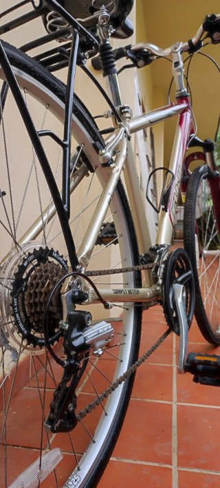 Bici Fuji Crosstown 2.0 Aluminio Suspensión delant