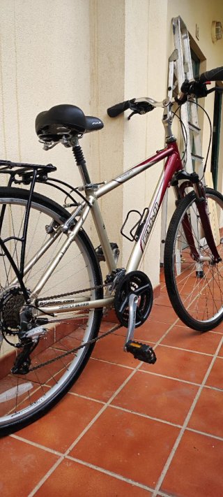 Bici Fuji Crosstown 2.0 Aluminio Suspensión delant