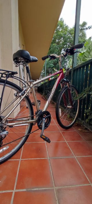 Bici Fuji Crosstown 2.0 Aluminio Suspensión delant