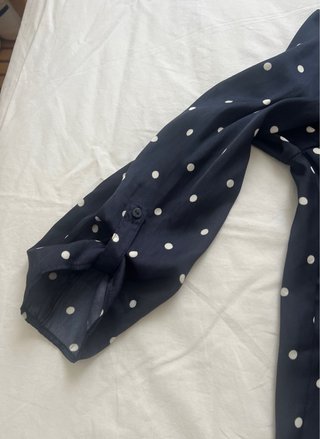 Blusa lunares azul marino Stradivarius