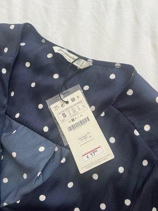Blusa lunares azul marino Stradivarius