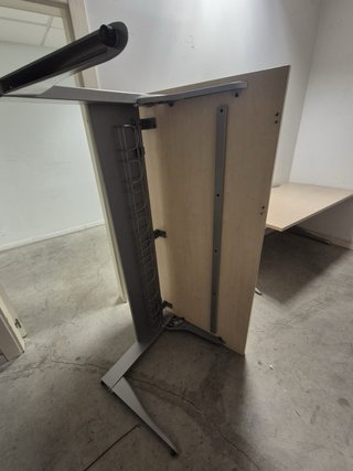 3 grandi scrivanie in legno e metallo