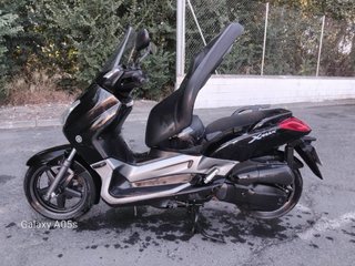 Yamaha XMAX 125cc Maxi-Scooter Negra