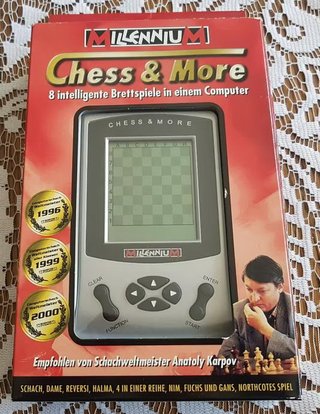 Ajedrez electrónico Millenium Chess & More 8 in 1.