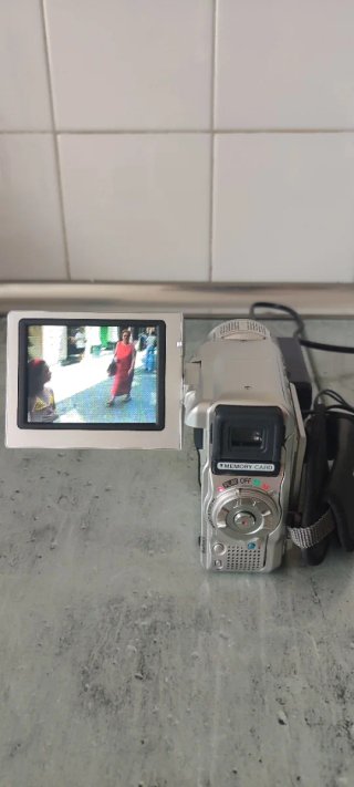 2 Videocámaras JVC Mini DV Plata
