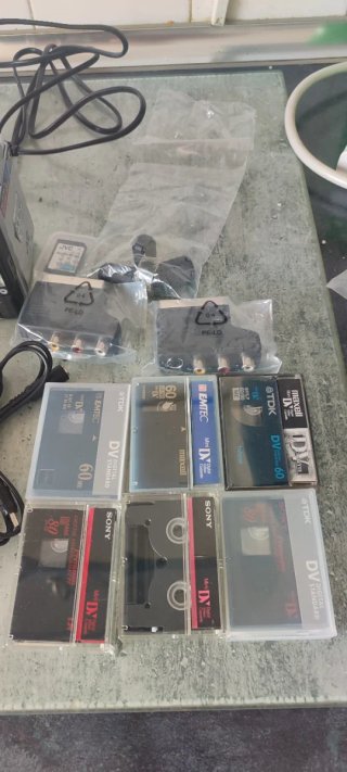 2 Videocámaras JVC Mini DV Plata