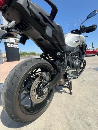Yamaha Tracer 9 GT Y-AMT Negra/Plata.