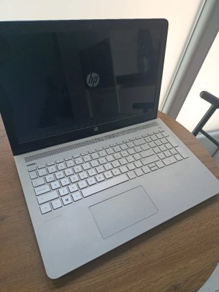 HP Pavilion Envy B&O AMD A12 9720p