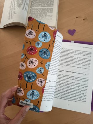 Custodia libro con stelle, bottone e cuore
