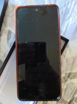 Vivo V40 SE 5G. Ha lo schermo per cambiare.