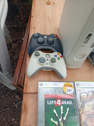 Xbox 360 + 16 Juegos + Accesorios