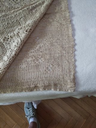 Tapetes de ganchillo beige