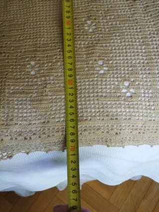 Tapetes de ganchillo beige