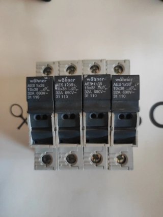 4 portafusibles Fusibles Wöhner AES 1x38 32A 690V~