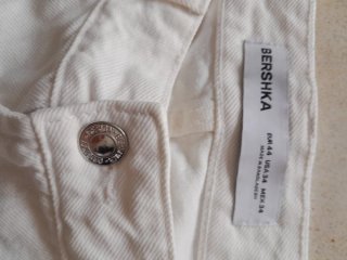 Pantalón vaquero Bershka hombre blanco