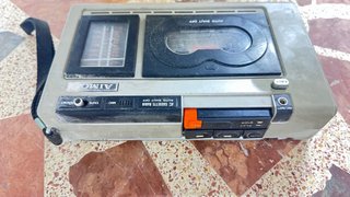 Dos radios antiguas