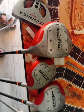 Lote 2 palos de golf: Dunlop y Technica