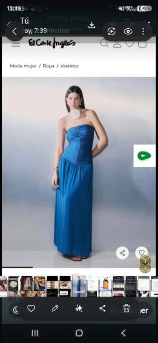 Vestido de invitada azul con capa