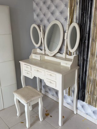 Se regala lote (muebles, ropa, tv,colchones