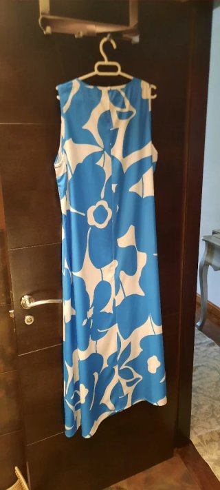 Vestido largo estampado floral azul y blanco