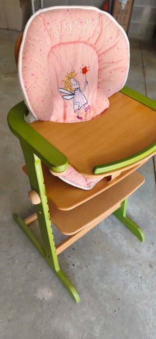 Trona de bebé con cojín rosa