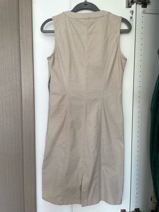 Vestido beige entallado pedrería Talla 34