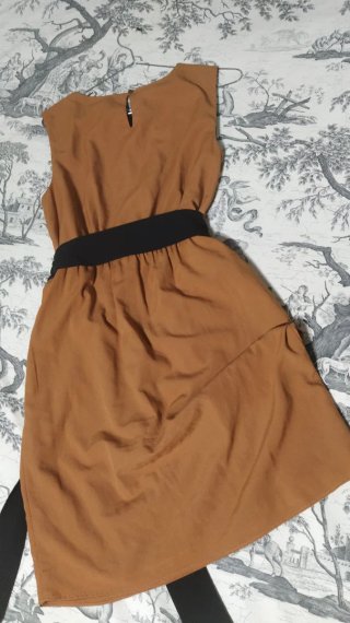 Vestido Zara Marrón y forro negro. Talla M
