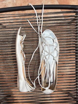 Sandalias Bronx plateadas con cordones