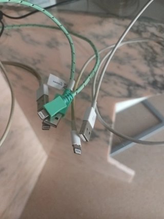 3 Cables Cargador iPhone Apple 3x10€