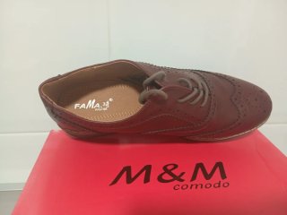 Zapatos de cordón granate
