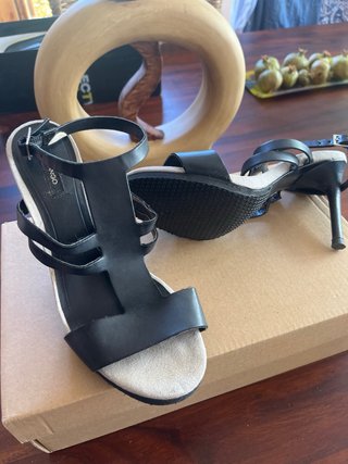 Sandalias Mango Piel Beige y azul marino