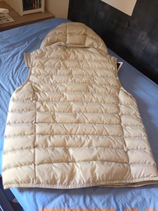 Chaleco acolchado beige talla M chico