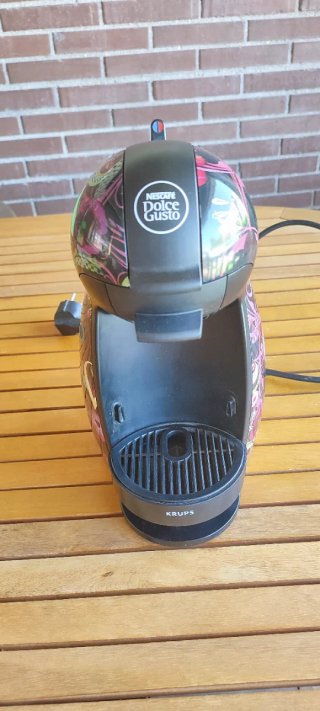 Cafetera Dolce Gusto + Portacápsulas Artesano