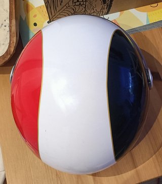 Casco de moto integral rojo y blanco