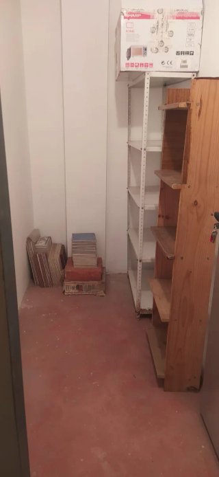 Alquilo trastero , zona Mariano Andrés 93.