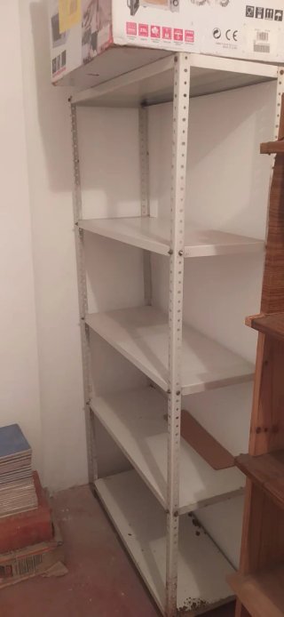 Alquilo trastero , zona Mariano Andrés 93.