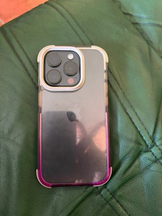 iPhone 15 Pro - Salud Batería 85% +cable Sin caja