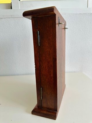 Porta llaves rústico de madera y forja