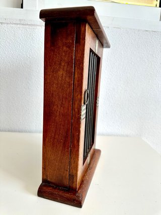 Porta llaves rústico de madera y forja