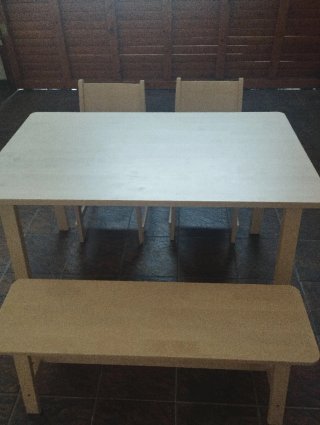 Mesa cocina con 2 sillas y banco
