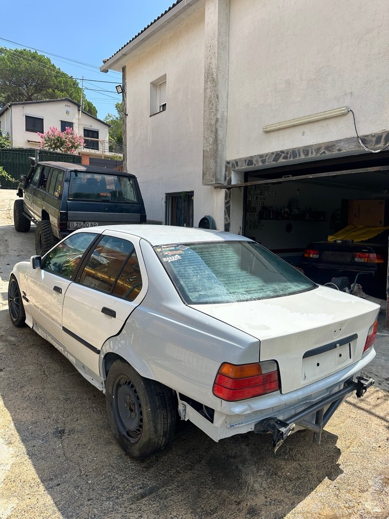 BMW Serie 3 1995 - foto 1