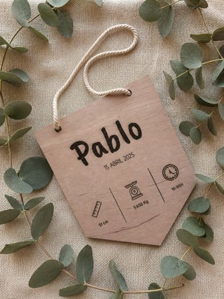 Placa de nacimiento personalizada madera