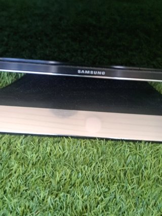 Televisión Samsung Negra.
