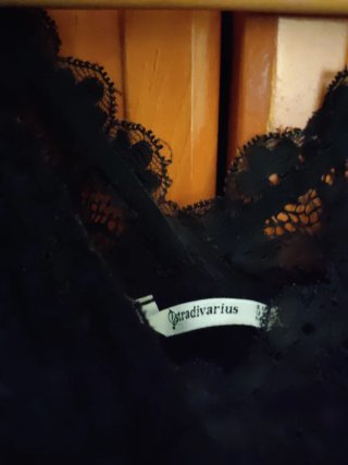 Crop top encaje negro