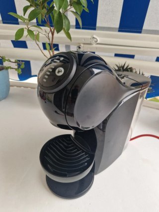 Cafetera Dolce Gusto Negra